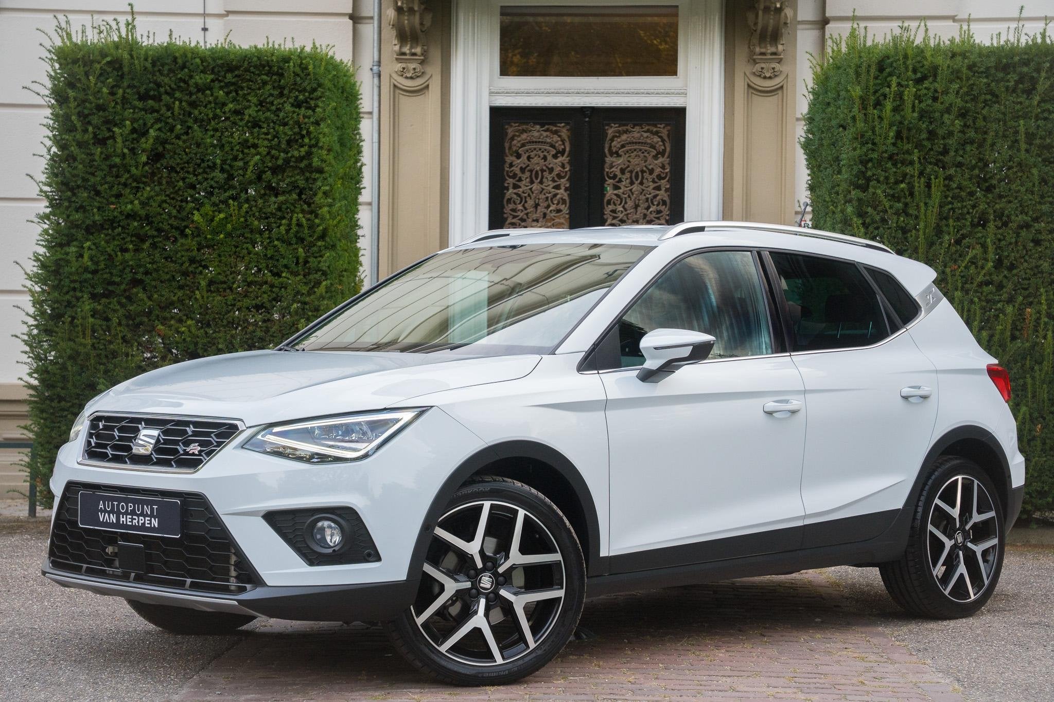 SEAT Arona 1.5 TSI EVO FR Business Intense Plus ADAPTIVE | K, Auto's, Dealer onderhouden, 4 cilinders, 150 pk, Alcantara