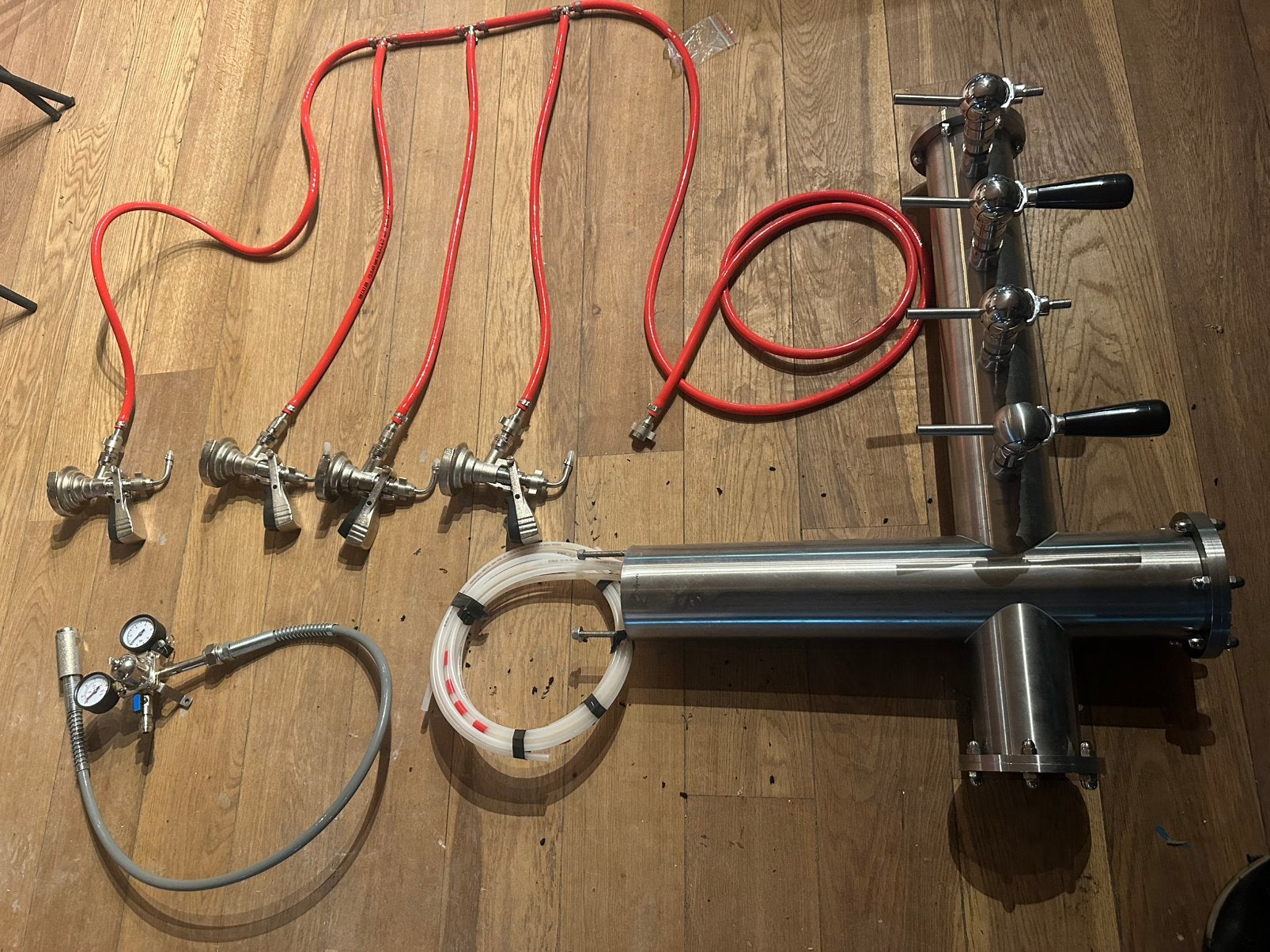Nu moet weg/ Professionele RVS 4-kraans biertapinstallatie, Ophalen, RVS Meubilair