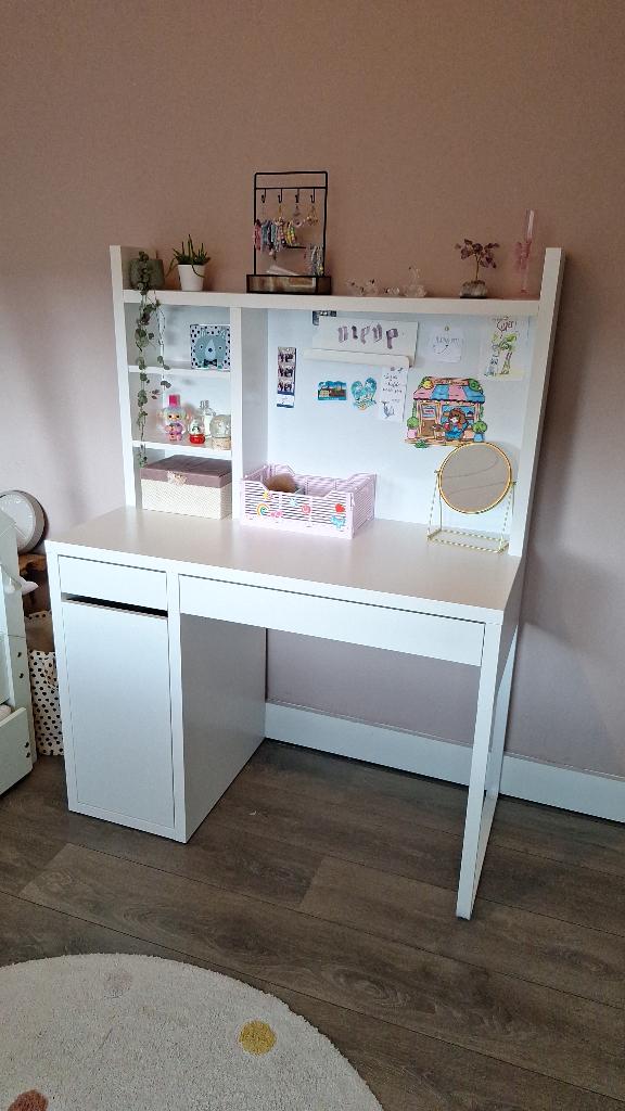 Ikea Micke bureau wit met opzetstuk, Huis en Inrichting, Bureaus, Ophalen, Kinderbureau, Zo goed als nieuw, IKEA