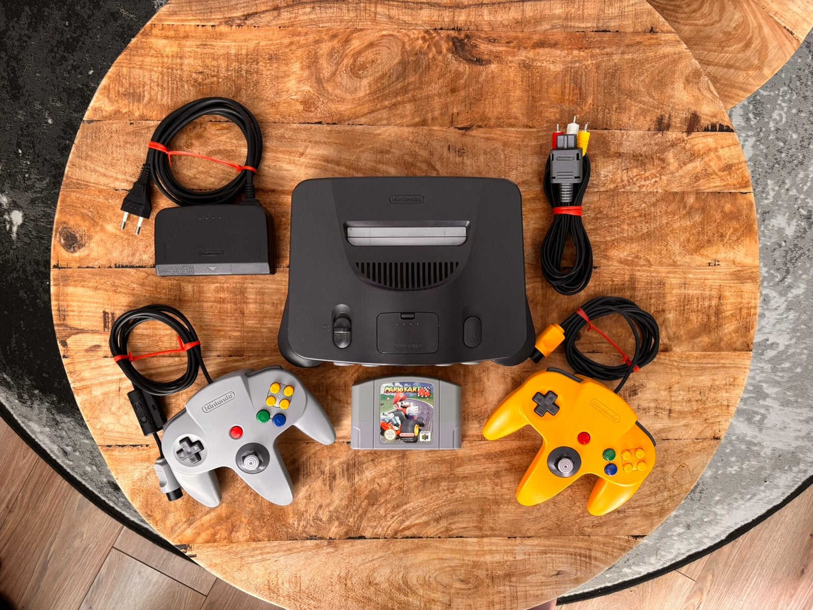 Nintendo 64 console set + 2 controllers + Mario Kart 64, Ophalen of Verzenden, Zo goed als nieuw, Met 2 controllers, Met games