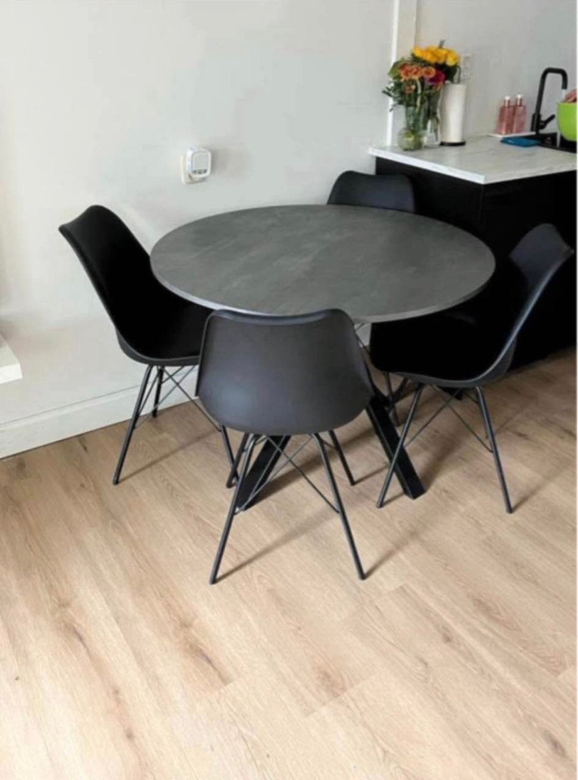 Tafel rond met stoelen zwart, Ophalen