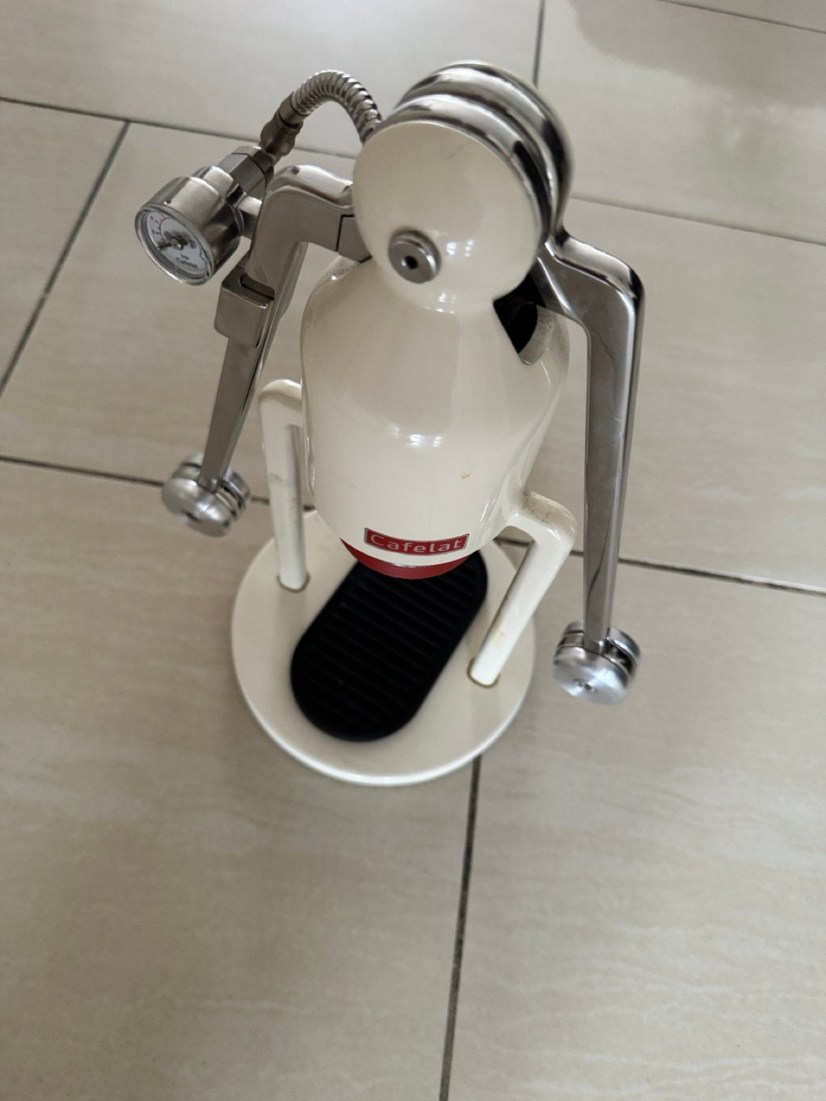 Cafelat Robot Barista Creamy White, drukmeter + tamper, Witgoed en Apparatuur, Koffiezetapparaten, Zo goed als nieuw, Gemalen koffie