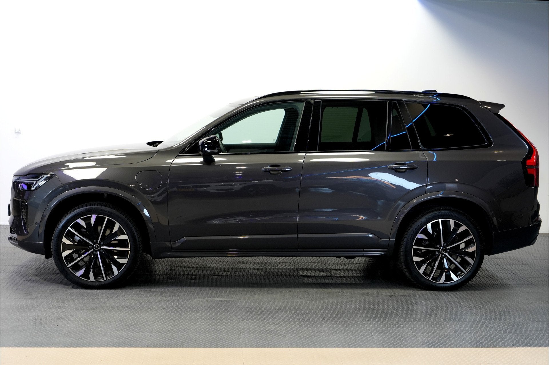Volvo XC90 2.0 T8 AWD 335kW/456pk Aut8 Plug-in hybrid Ultra, Gebruikt, Euro 6, 4 cilinders, 1969 cc