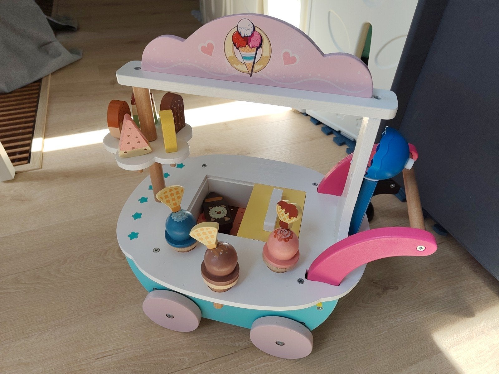 Houten Speelgoed IJskarretje met IJsjes en IJsschep, Ophalen, Gebruikt, Duw- of Trekspeelgoed