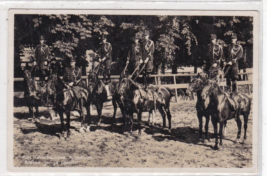 Apeldoorn-Kon. Marechaussee Klasse jonge Paarden 1938, Verzenden, 1920 tot 1940, Gelopen, Gelderland
