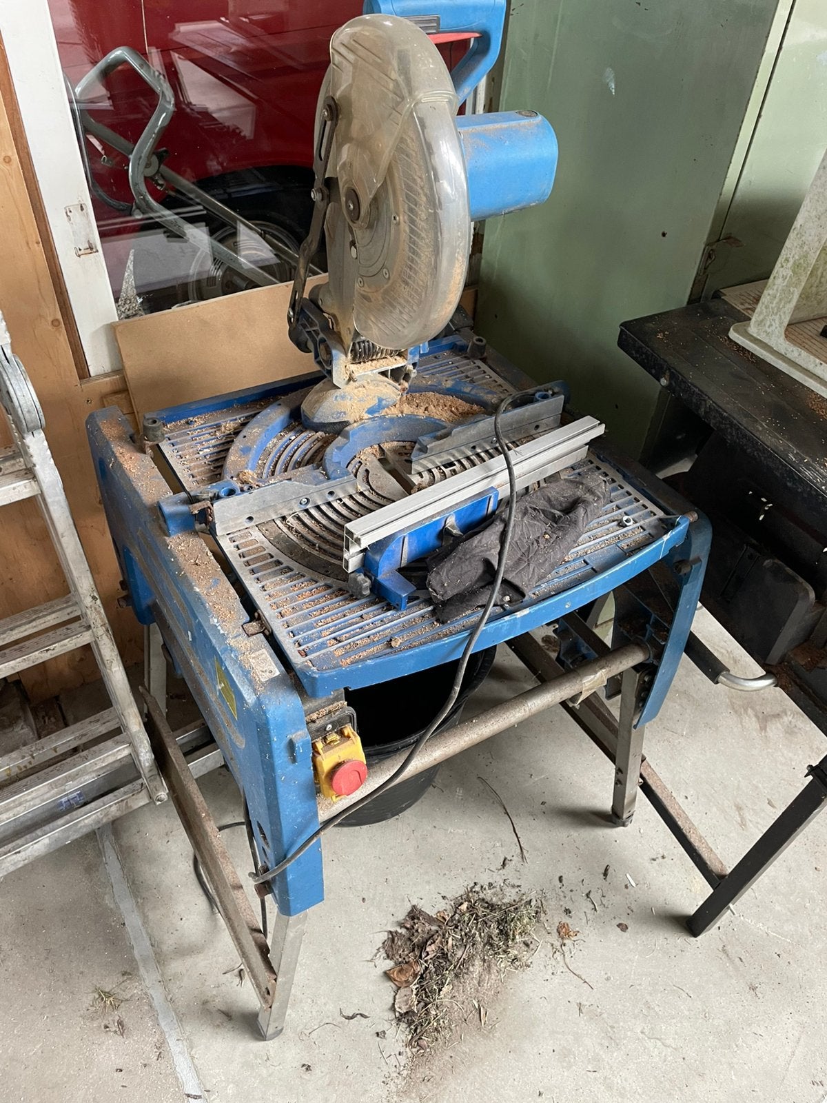 HBM flipover zaagtafel defect, Ophalen, Cirkelzaag, 70 mm of meer, Zo goed als nieuw