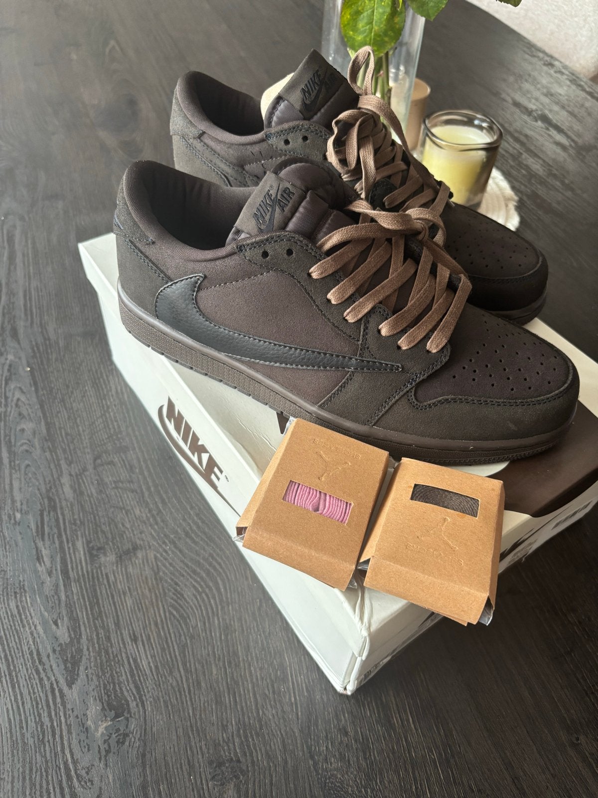 Nike Travis Scott Sneakers - Nieuw in doos - Maat 43, Verzenden, Nieuw, Bruin, Sneakers of Gympen