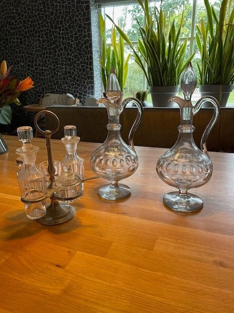 mooie glazen karaffen en oliestelletje, Ophalen, Gebruikt, Glas, Brocante