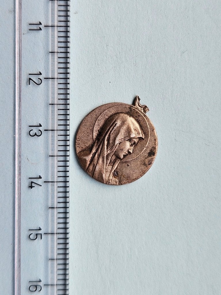 Vintage religieuze verzilverde medaille-hanger Lourdes, Overige materialen, Gebruikt, Overige voorstellingen, Ophalen of Verzenden