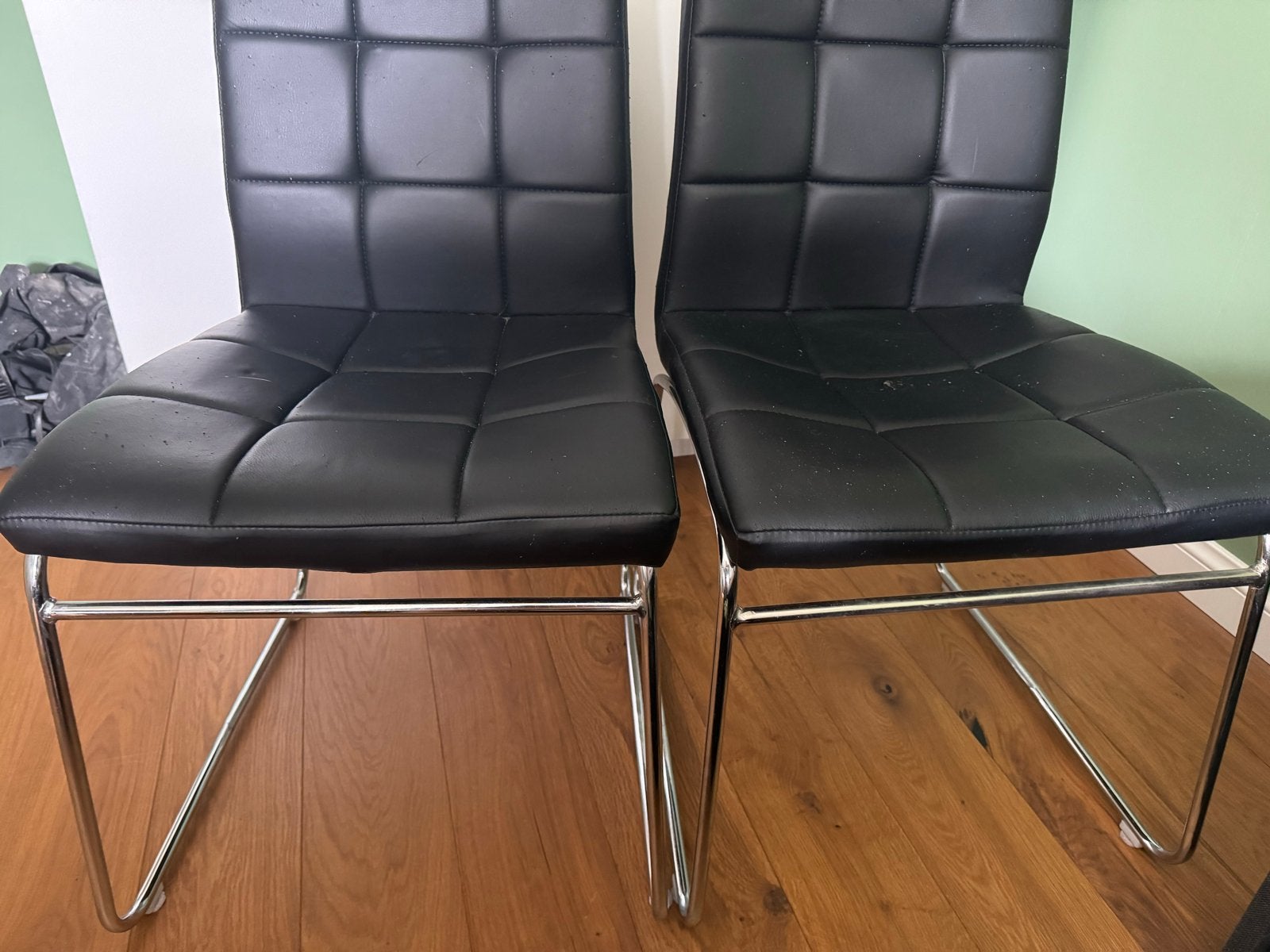 2 Zwarte Stoelen met Chromen Frame, Ophalen, Gebruikt, Twee, Zwart