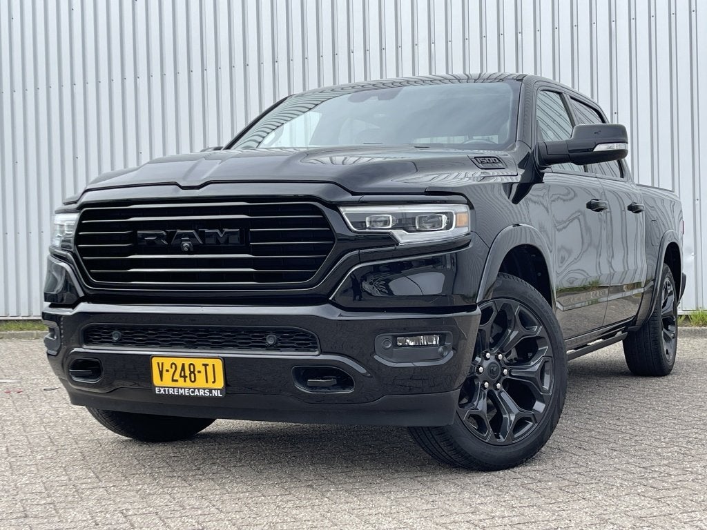 Dodge Ram 1500 pick up 4x4 Crew Cab Longhorn (bj 2018), Auto's, Automaat, Gebruikt, Zwart, RAM 1500