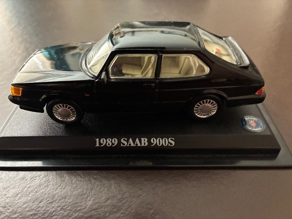 Model Saab 900S 1:43 merk Del Prado, Ophalen of Verzenden, Zo goed als nieuw, Auto, Overige merken