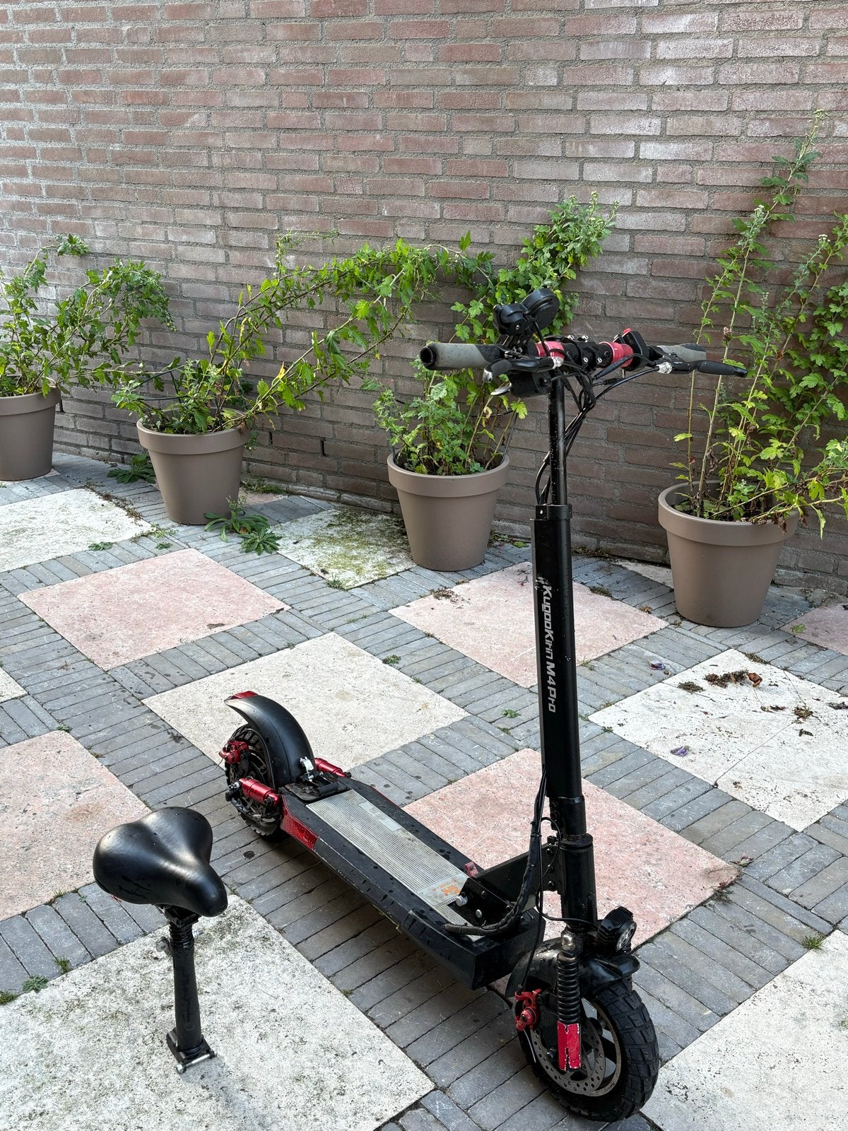Kugoo Kirin M4 Pro E-step met zadel en oplader, Fietsen en Brommers, Ophalen of Verzenden, Gebruikt, Elektrische step (E-scooter)