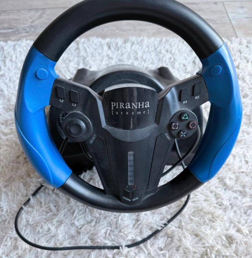 Piranha Xtreme Stuur Blauw Met Pedalen - PS2, Racestuur, Zo goed als nieuw, Verstelbaar, Overige merken