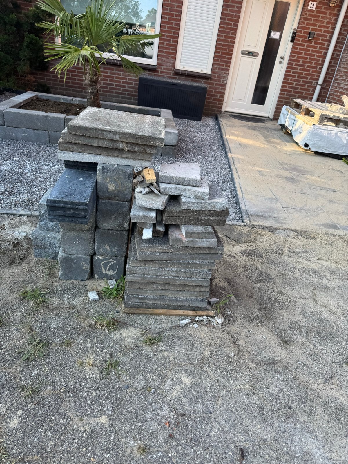 Gratis: restpartij tegels/stenen., Tuin en Terras, Tegels en Klinkers, Ophalen, Gebruikt, Minder dan 5 m², Beton