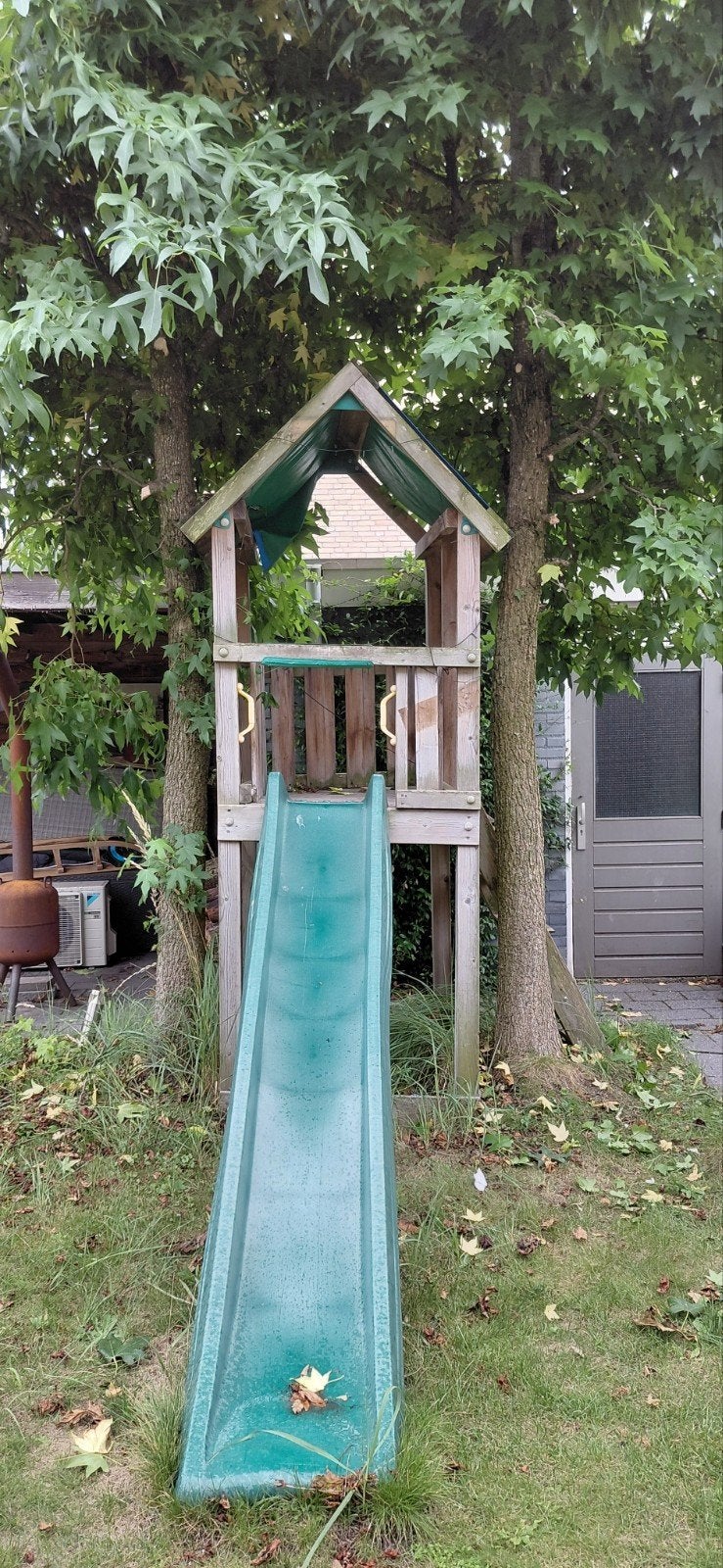 Houten speelhuisje met glijbaan en trap (zelf afbreken), Ophalen, Gebruikt, Overige typen