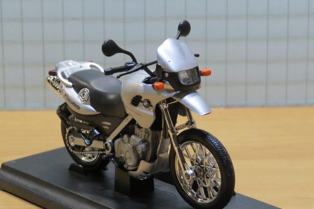 BMW F650GS 1:18 12146 zilver Welly, Hobby en Vrije tijd, Modelauto's | 1:18, 5657 ES  Eindhoven Nederland, Nieuw, Ophalen of Verzenden