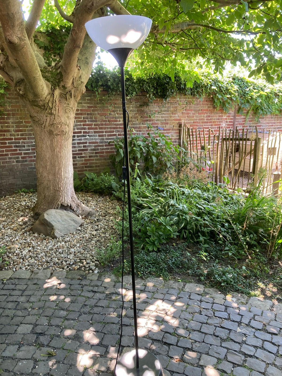 2 identieke IKEA staande lampen, Ophalen, Gebruikt, E27 (groot), Metaal