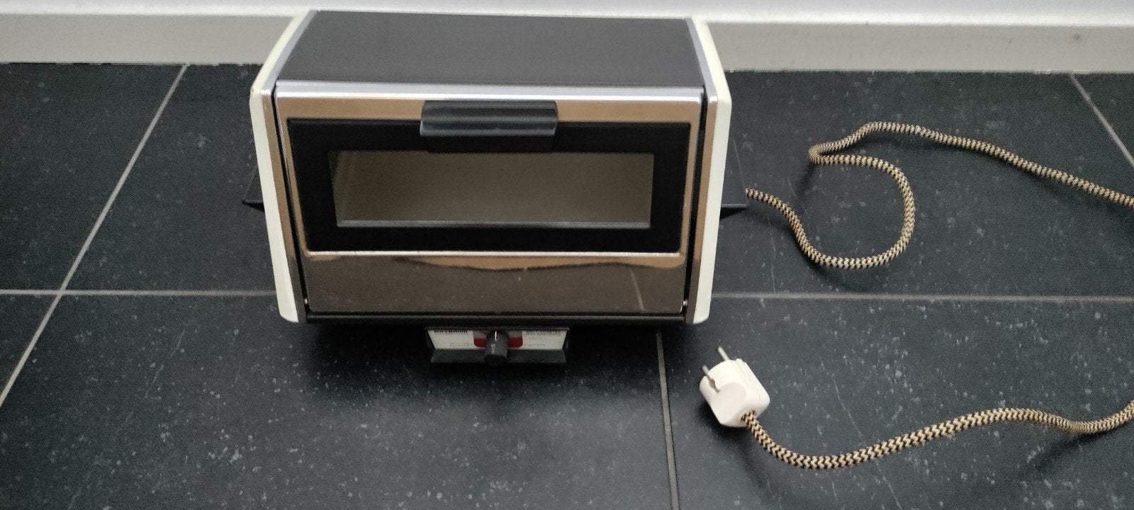 MAYBAUM,Grill-Toaster,Bakken,Toast,600 Watt,type 5428,RETRO, Ophalen of Verzenden, Gebruikt, Uitneembare kruimellade