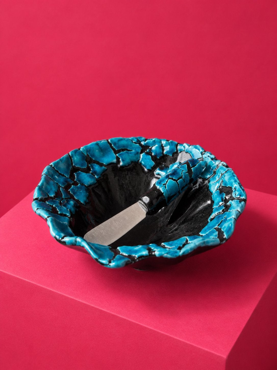 Handgemaakt keramieken schelp boterschaaltje met mes, Keramiek, Overige typen, Nieuw, Ophalen of Verzenden