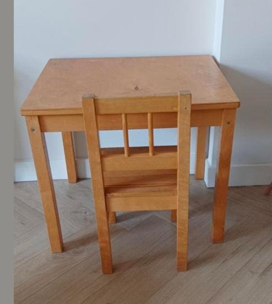 Kindertafel met stoeltje, Kinderen en Baby's, Kinderkamer | Tafels en Stoelen, Ophalen, Gebruikt, Tafel(s) en Stoel(en)