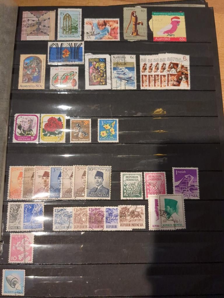 Verzameling postzegels Australië, Nieuw-Zeeland, Indonesië, Postzegels en Munten, Postzegels | Nederland, Ophalen of Verzenden