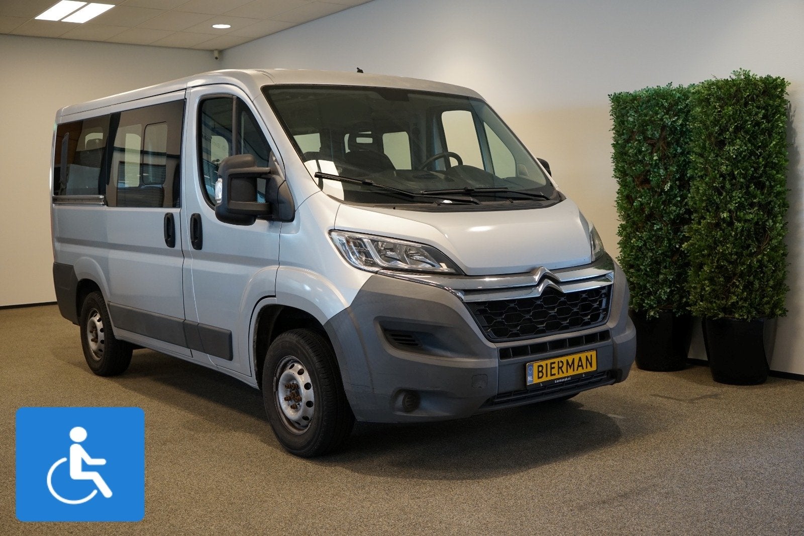 Citroen Jumper L1H1 Rolstoelbus Rolstoel voorin, Auto's, Bestelauto's, 12 maanden, Stof, Gebruikt, Zilver of Grijs