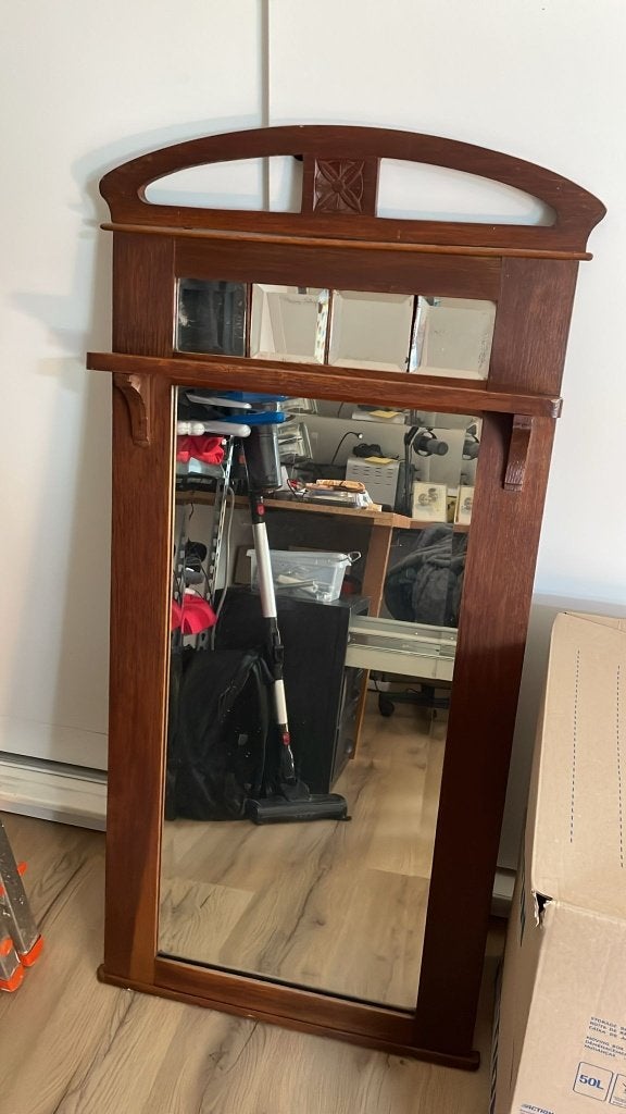 Antieke spiegel met geslepen glas en houten omlijsting, Ophalen, Minder dan 50 cm, Gebruikt, 100 tot 150 cm