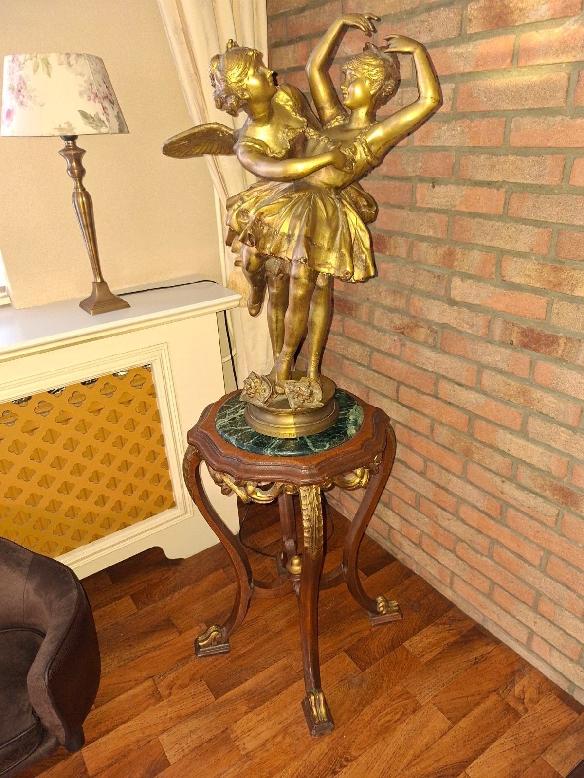 Groot bronzen beeld van twee dansende ballerina's, Groep mensen, Gepatineerd, Brons, Beeld