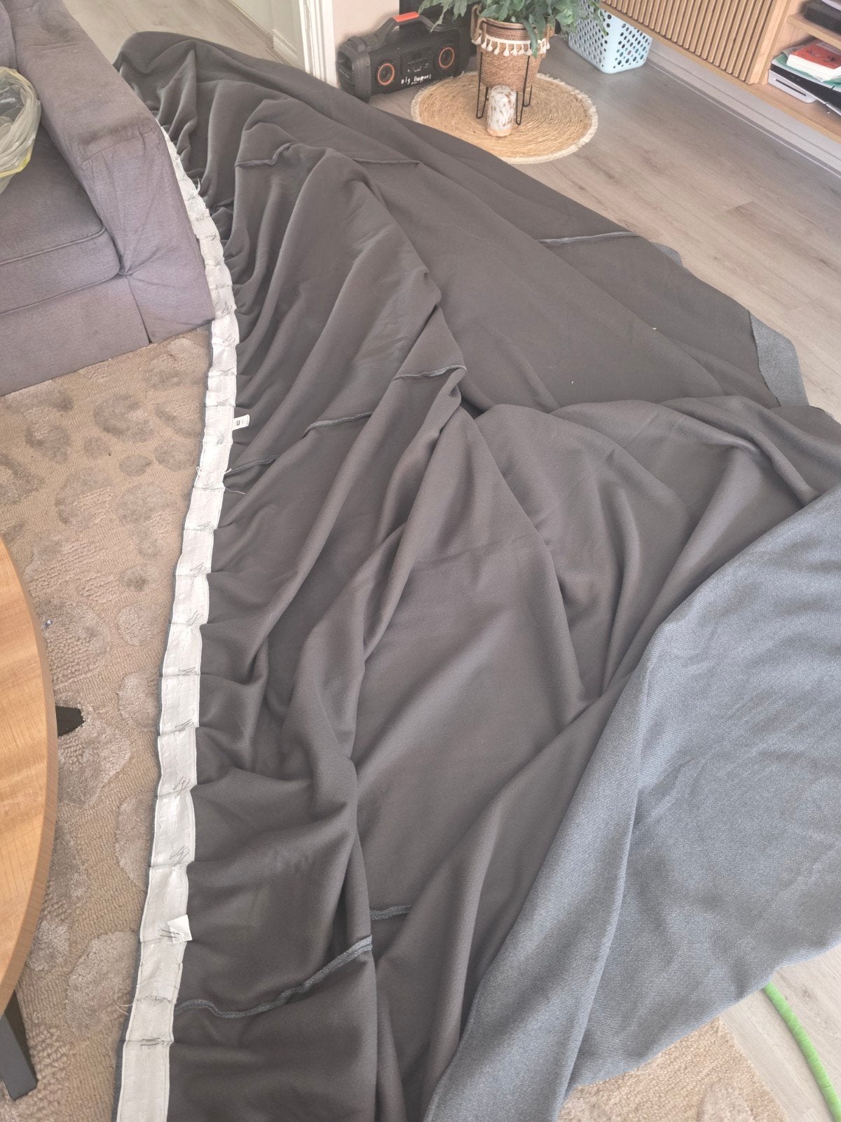 2x Dubbel Gevoerde Verduistergordijnen 450x250cm, Huis en Inrichting, Ophalen, Zo goed als nieuw, Grijs