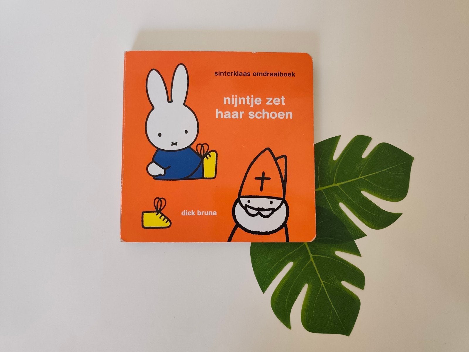 Nijntje Sinterklaas omdraaiboek, Ophalen of Verzenden, Gelezen, Dick Bruna, Fictie algemeen