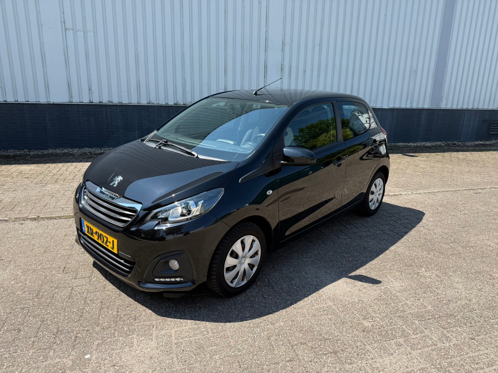 Peugeot 108 1.0 E-vti 72pk 5D 2019 Zwart, Auto's, Peugeot, Voorwielaandrijving, Stof, 4 stoelen, Zwart