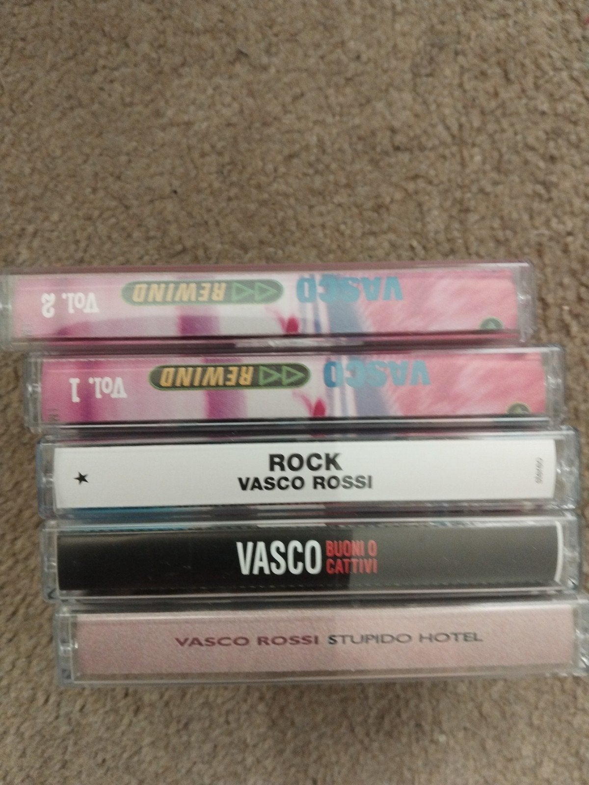 5 cassettebandjes  italiaanse rocker VASCO ROSSI, Ophalen of Verzenden, Overige genres, 2 t/m 25 bandjes