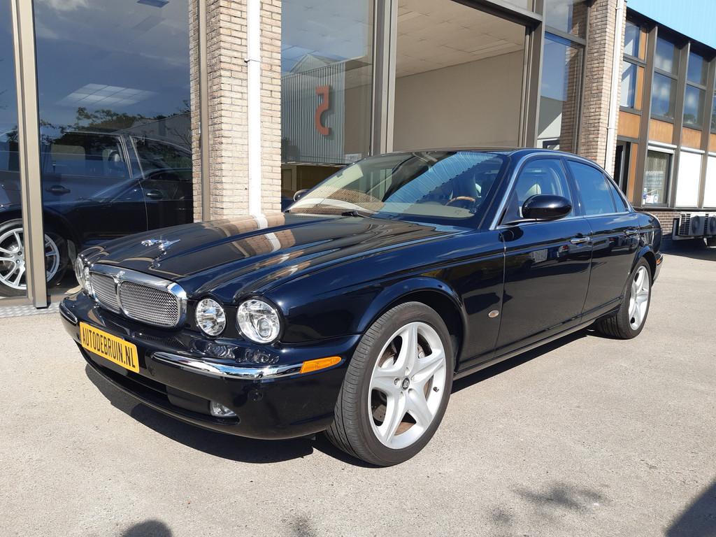 Jaguar XJ 4.2 V8 Supercharger 291Kw/395Pk (bj 2006), Automaat, Achterwielaandrijving, Gebruikt, Zwart