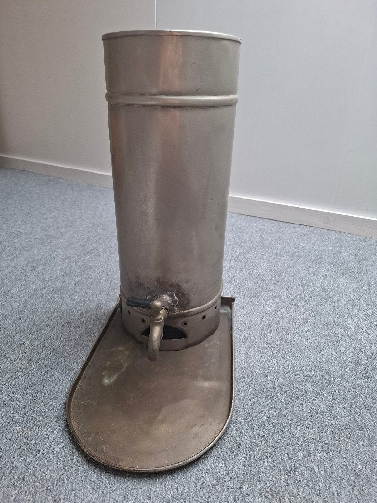 Warmwater dispenser antiek, Ophalen