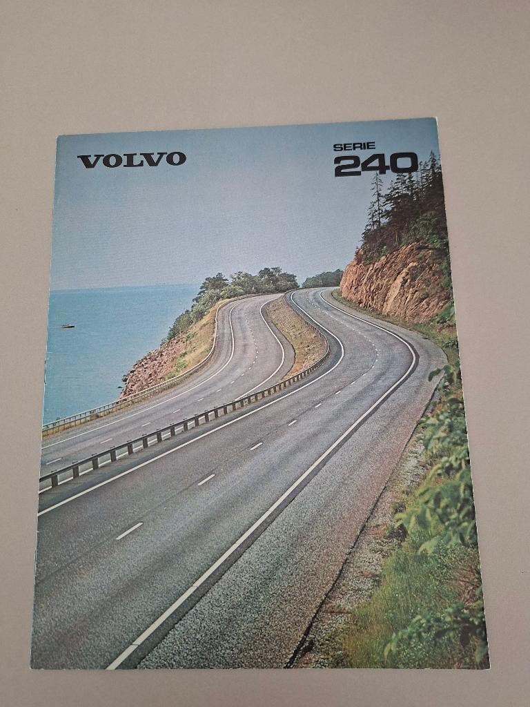 BROCHURE VOLVO SERIE 240 uit 1980, Ophalen of Verzenden, Zo goed als nieuw, Volvo