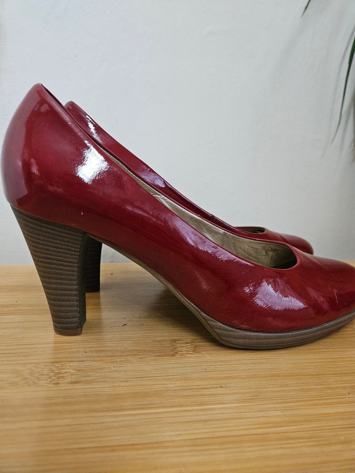 Paar z.g.a.n. rode lakleren pumps van Gabor,  mt 7!, Pumps, Gabor, Ophalen of Verzenden, Zo goed als nieuw