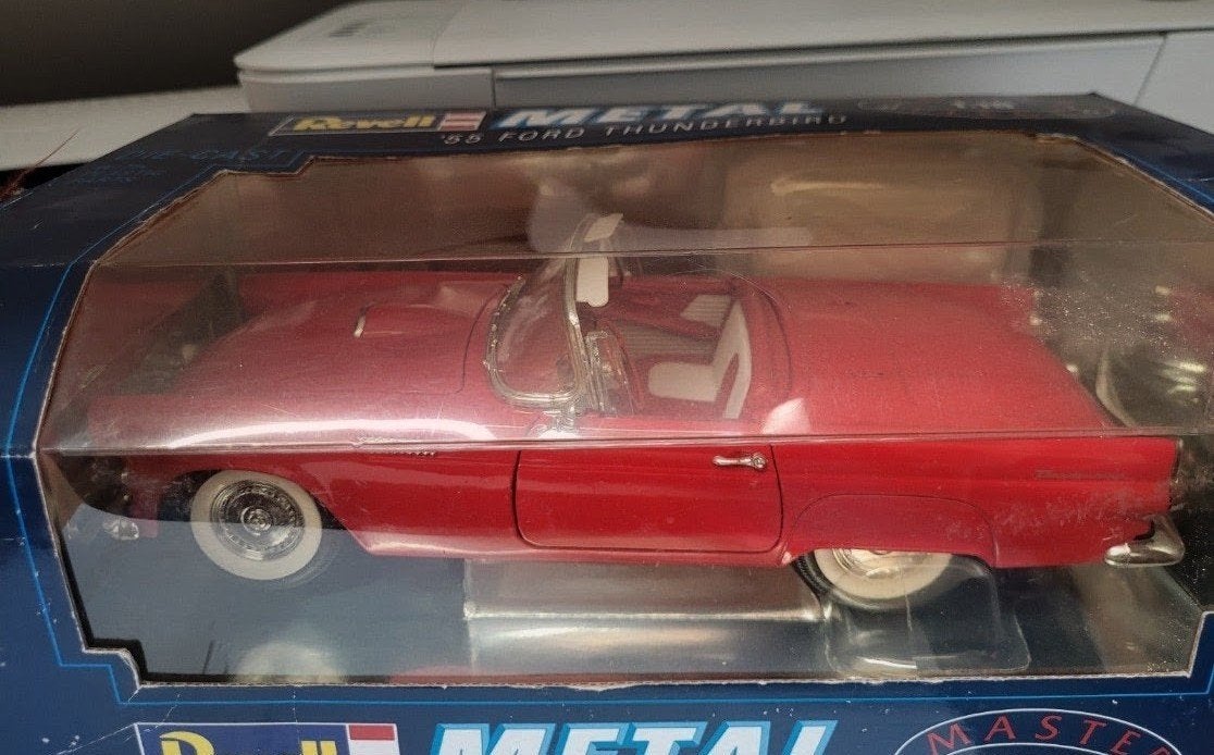 Ford Thunderbird Revell, Hobby en Vrije tijd, Ophalen of Verzenden, Zo goed als nieuw, Revell