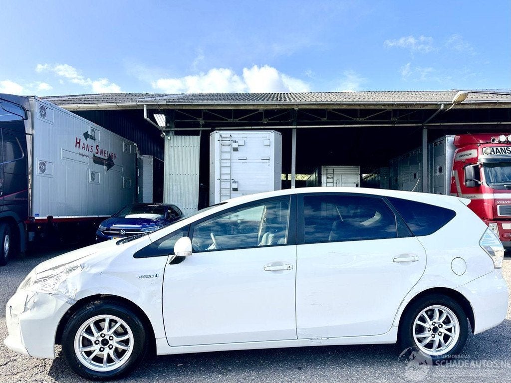 Toyota Prius Plus Gereserveerd Wagon 1.8 Hybrid aut 99pk Com, Auto diversen, Schadeauto's, Toyota, Automaat, Hybride Elektrisch/Benzine