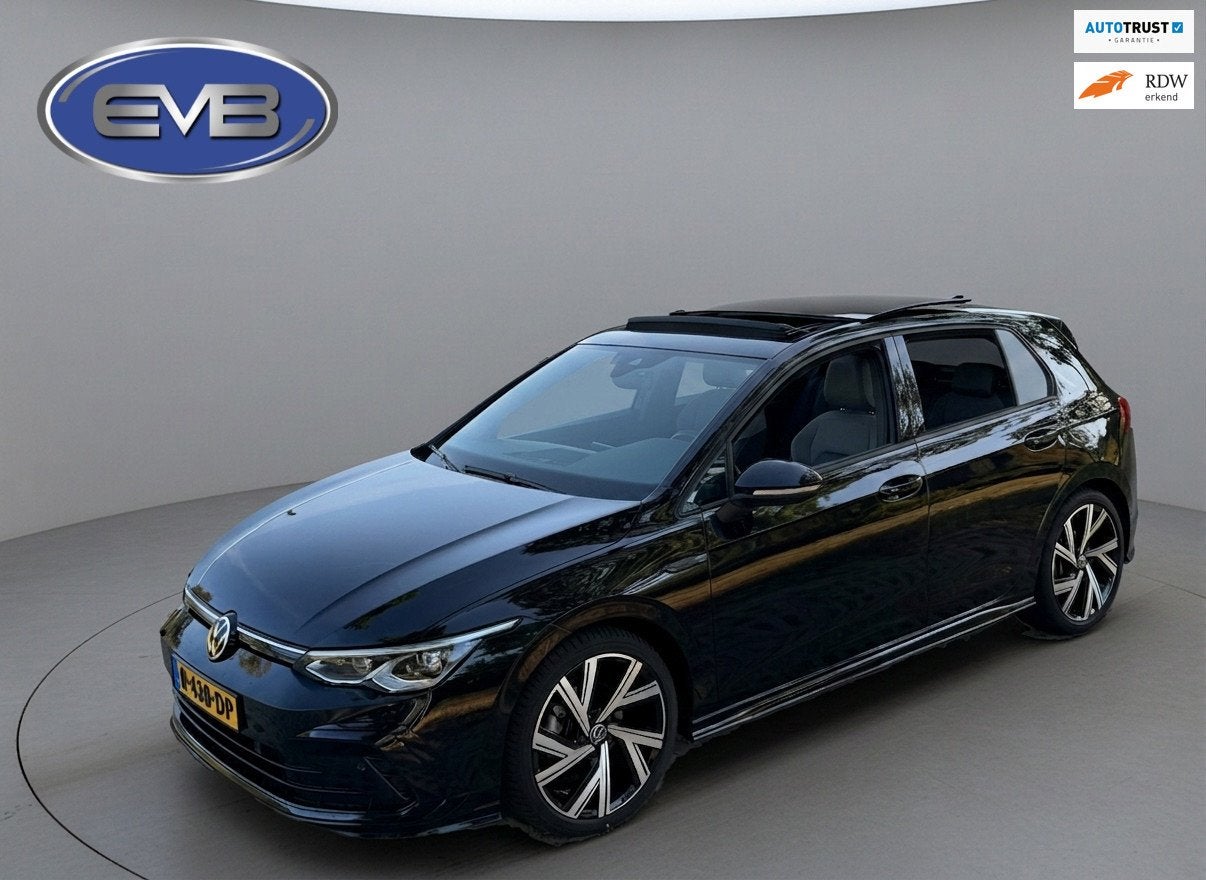 Volkswagen Golf 1.5 eTSI AUTOMAAT R-Line Business, panoramad, Auto's, Dealer onderhouden, 4 cilinders, 150 pk, Zwart