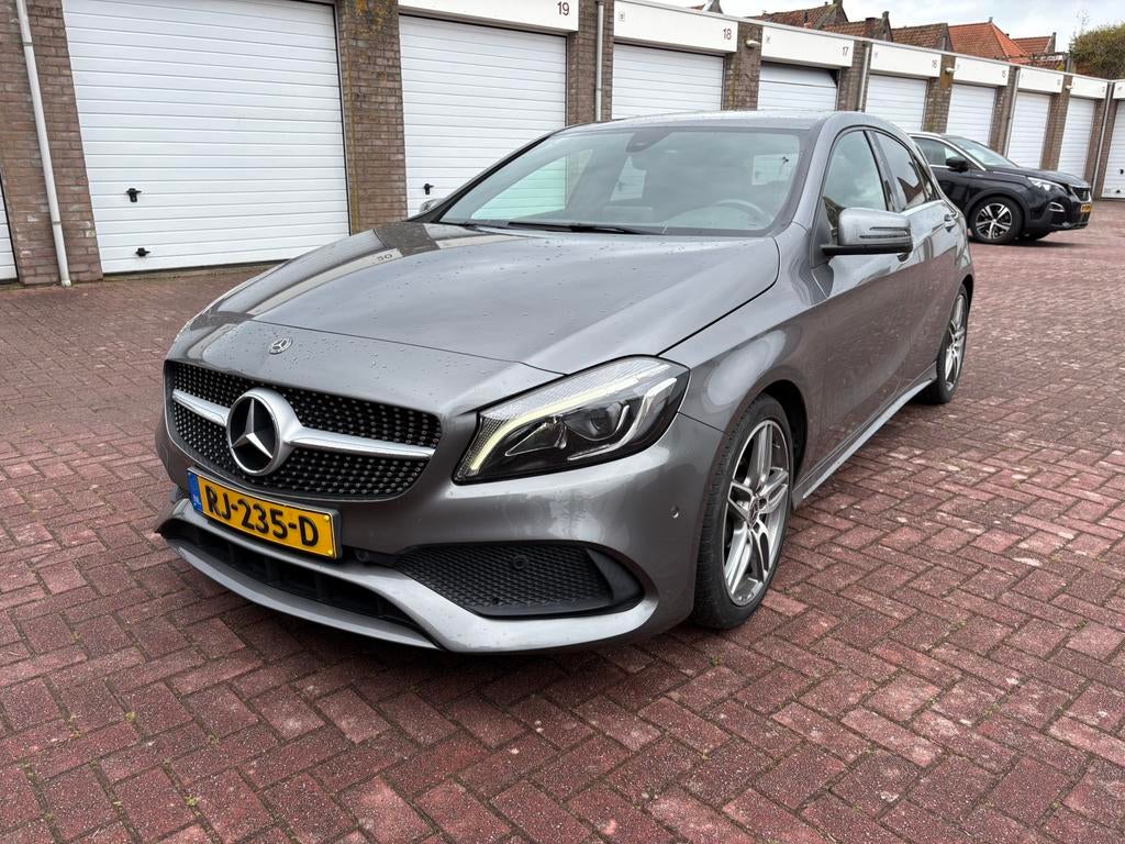 Mercedes-Benz A-Klasse A180 1.6 Blue Efficiency 2017 Grijs, Auto's, Voorwielaandrijving, 4 cilinders, 122 pk, 1200 kg