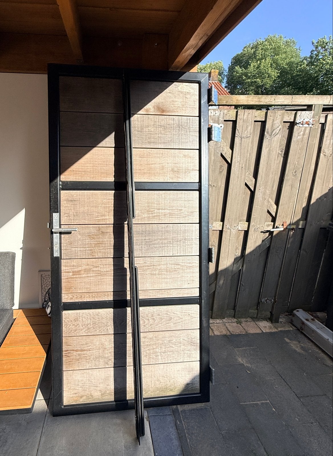 Metalen schuttingdeur met houten panelen, Ophalen, Minder dan 3 meter, IJzer, 1 tot 2 meter