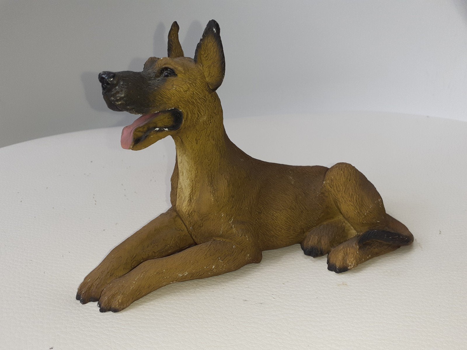 Duitse dog beeldje (handpainted), Ophalen of Verzenden, Gebruikt, Hond of Kat, Beeldje of Figuurtje