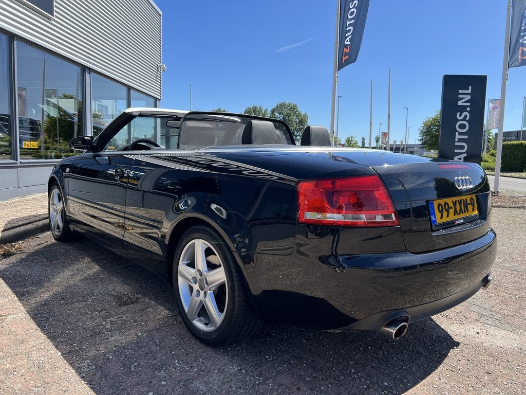 Audi A4 Cabrio 3.2 FSI quattro Pro Line Topstaat! (bj 2007), Auto's, Audi, Automaat, 1800 kg, Zwart, 1715 kg
