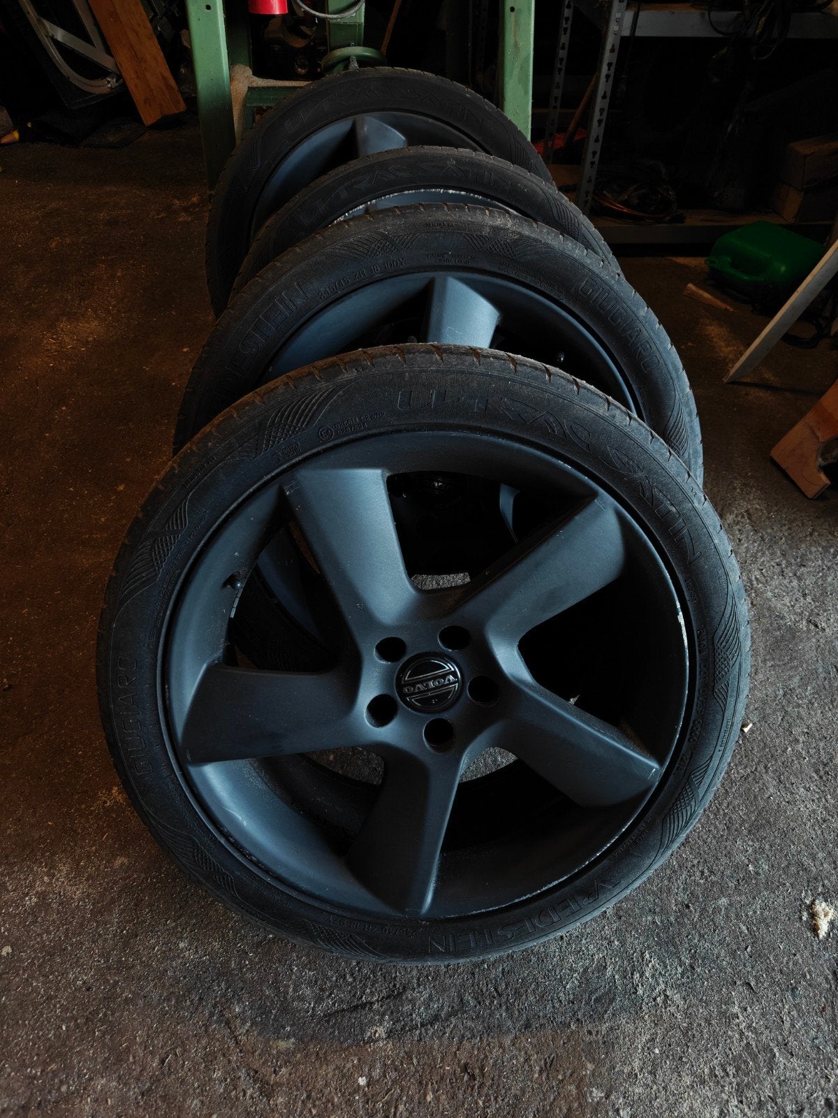 Volvo Lichtmetalen Velgen 18 inch met Banden, Auto-onderdelen, 18 inch, Banden en Velgen, Ophalen of Verzenden, Personenwagen