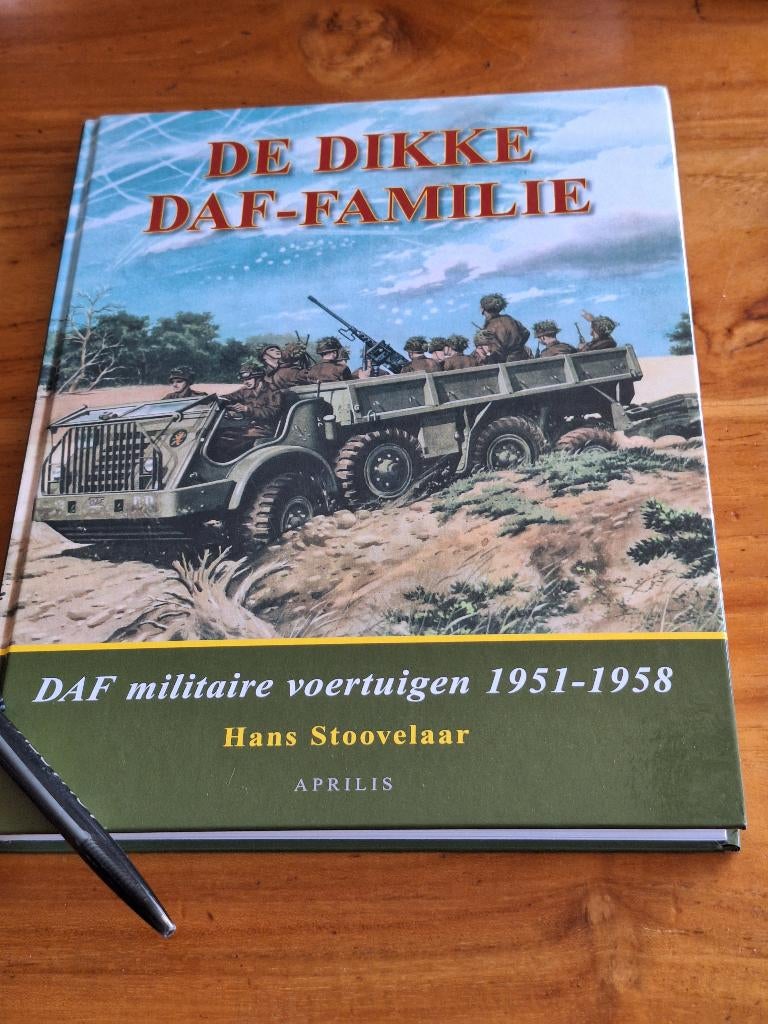 De Dikke Daf-Familie, Daf Militaire Voertuigen 1951 - 1958, Ophalen of Verzenden, Tweede Wereldoorlog, Zo goed als nieuw, Overige onderwerpen