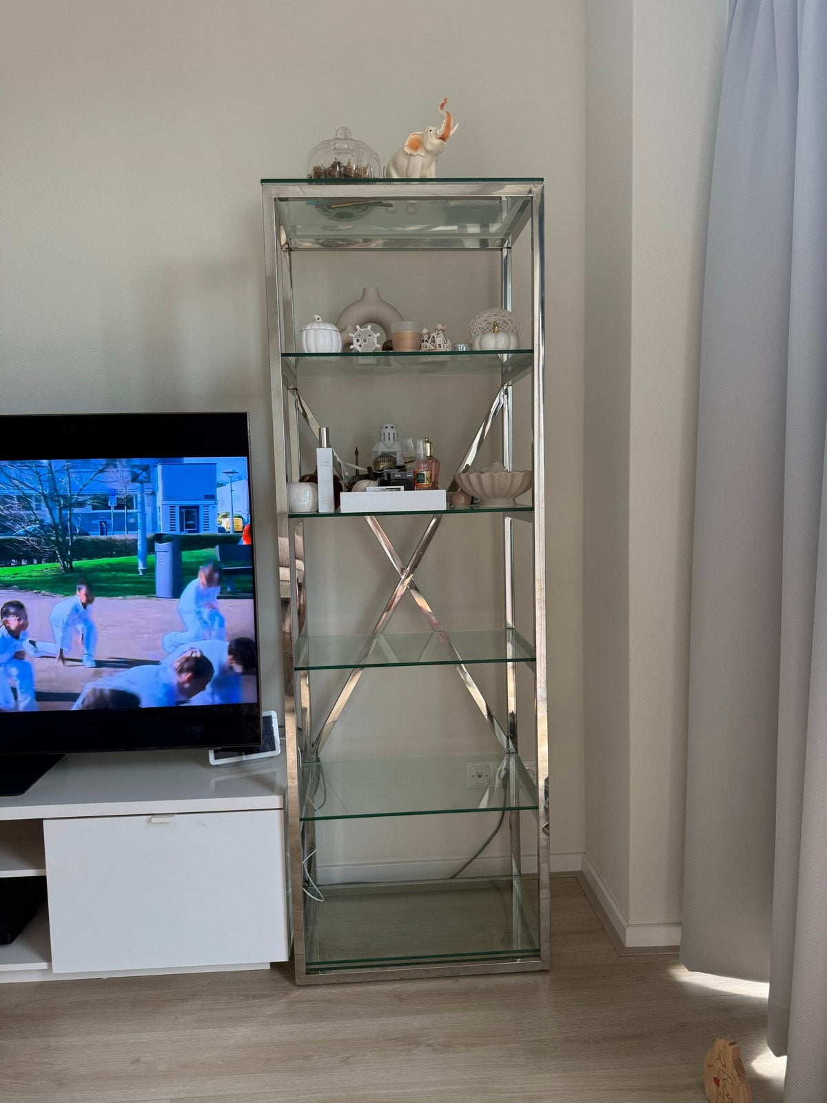 Moderne vitrinekast met glazen planken - 180x60 cm, Huis en Inrichting, Met plank(en), 150 tot 200 cm, 25 tot 50 cm, 50 tot 100 cm