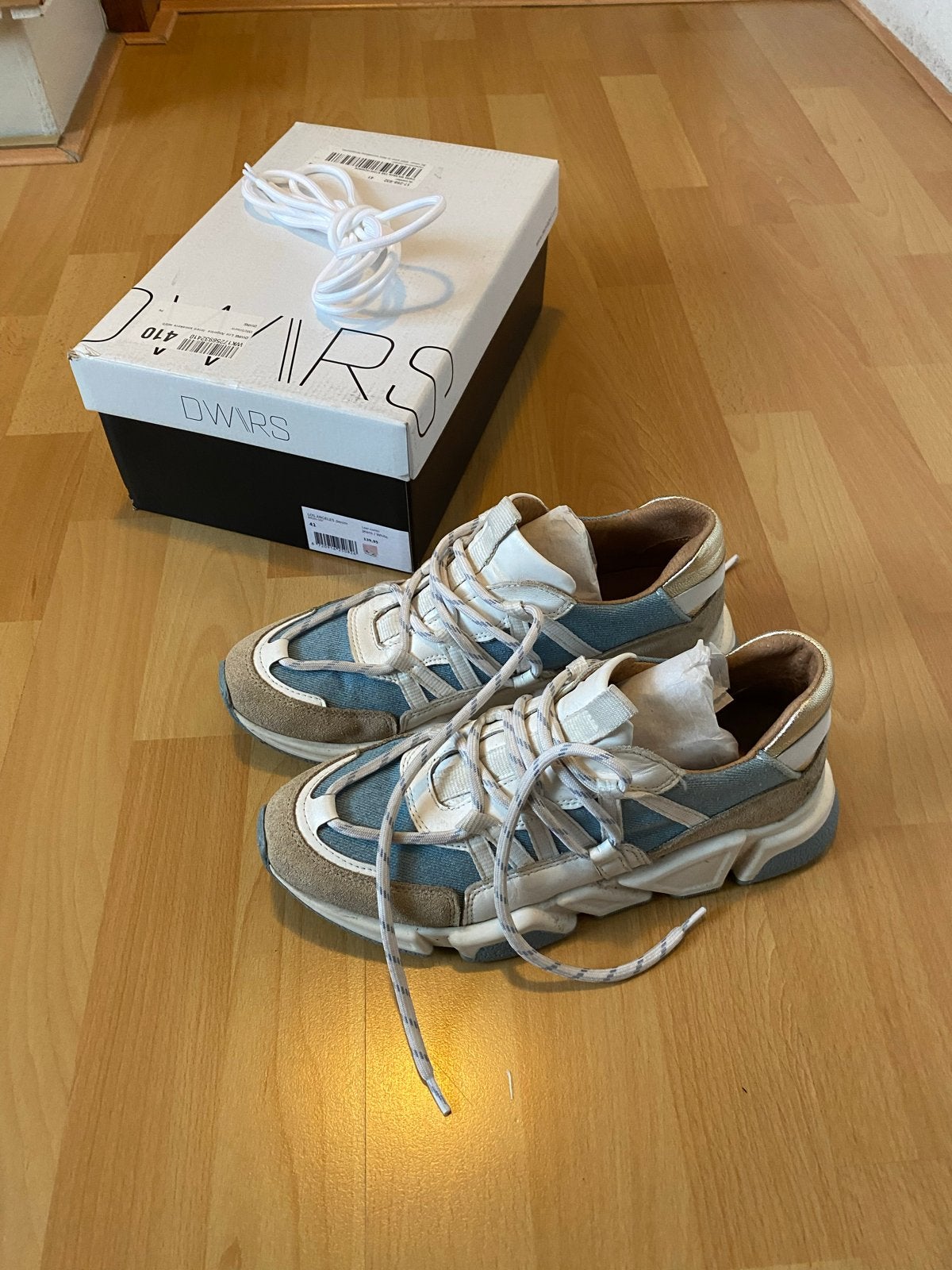 DWARS Sneakers - Zo goed als nieuw maat 40 jeans blauw/creme, Beige, Ophalen of Verzenden, Sneakers of Gympen, Zo goed als nieuw