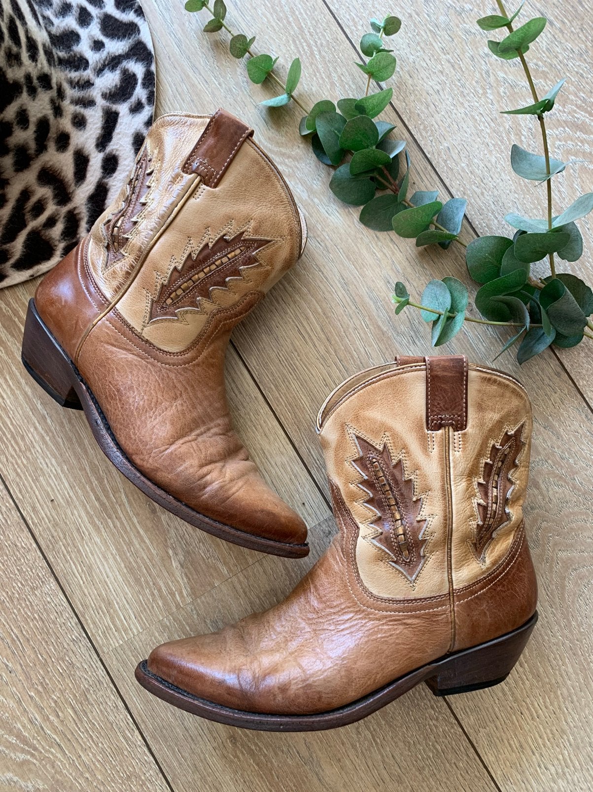 ASH enkellaarsjes 39 western boots bohemian laarzen, -, Lage of Enkellaarzen, Ophalen of Verzenden, Zo goed als nieuw