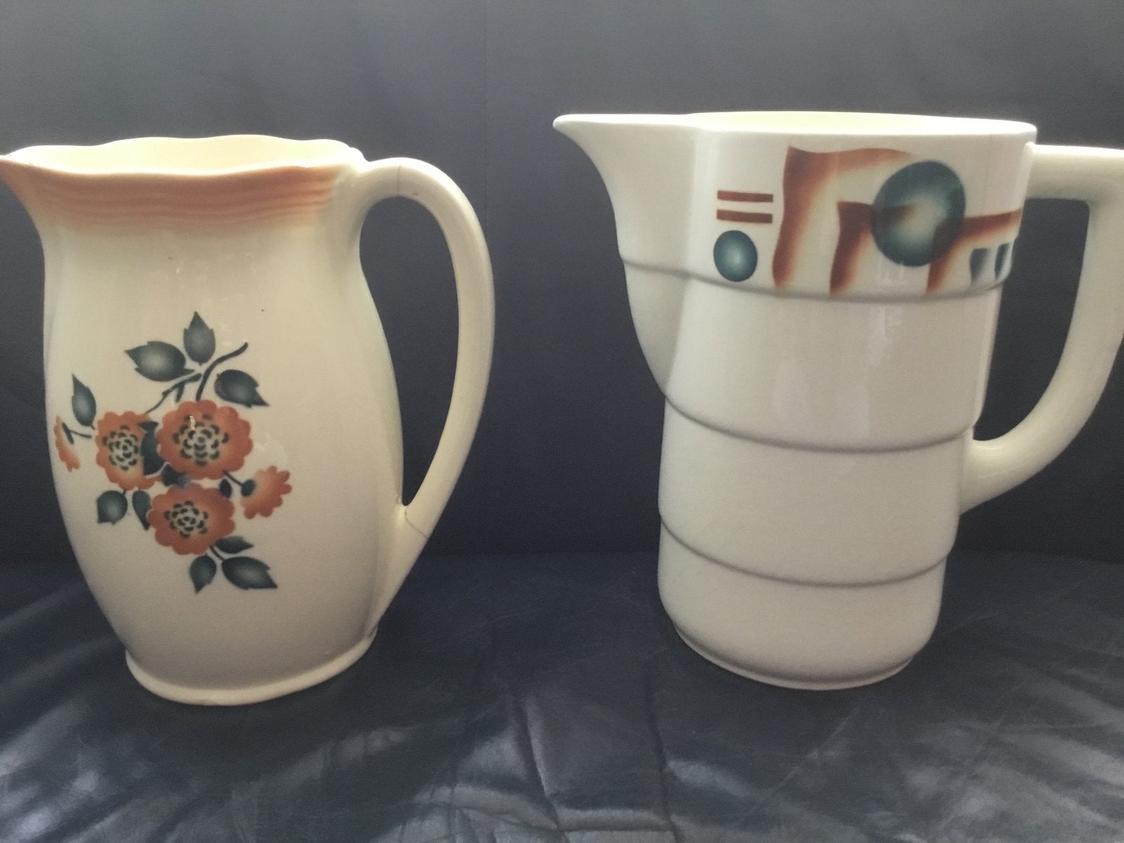 2 vintage aardewerken lampetkannen - bloem en art deco, Ophalen of Verzenden
